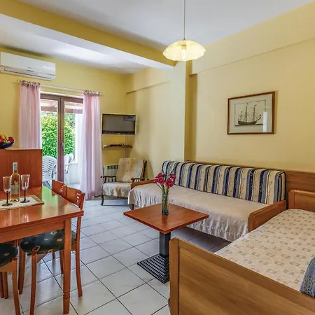 1 Bedroom Beautiful In