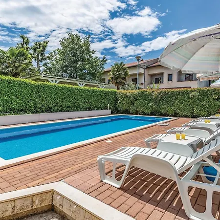 1 Bedroom Beautiful In *